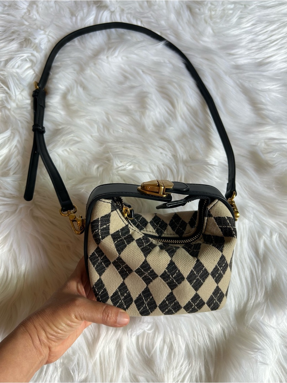 🛍SALE🛍 Urban Revivo argyle patterned mini crossbody shoulder bag